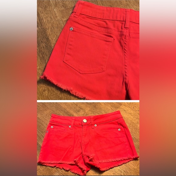 FRAYED 🐝🐝SHORTY SHORTS - Picture 4 of 13